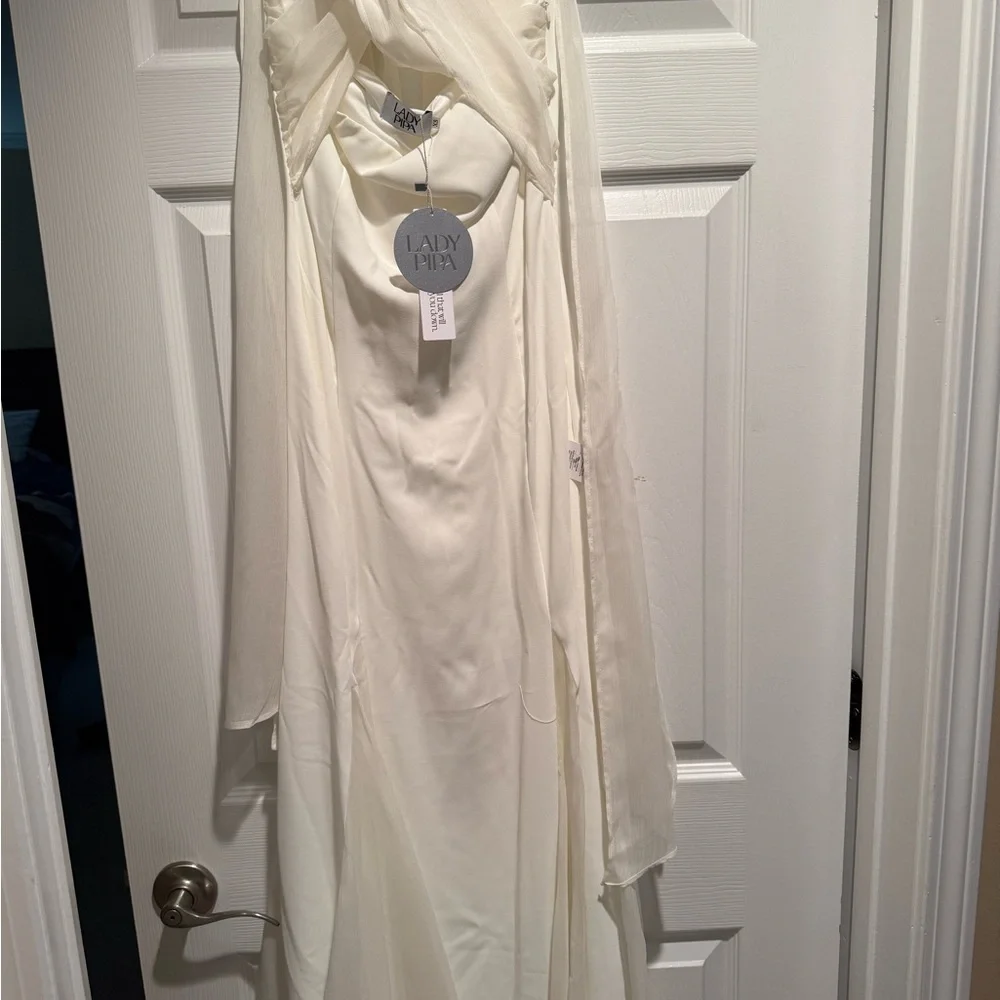 Lady Pipa One Shoulder White Dress - Picture 4 of 4